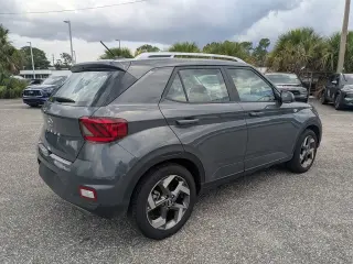 Hyundai VENUE 2025 SEL 4p Crossover