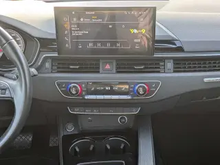 Audi A4 2024 AWD quattro S line Premium Plus 45 TFSI 4p Sedan