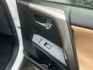 Toyota RAV4 Hybrid 2016 AWD XLE 4p SUV