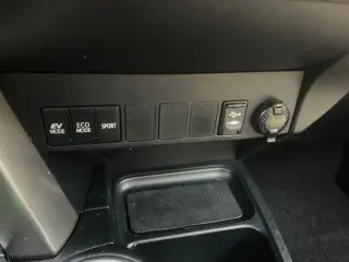Toyota RAV4 Hybrid 2016 AWD XLE 4p SUV