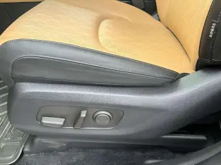 Kia Carnival 2024 EX Mini-Van 4puertas