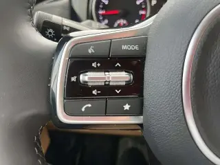 Kia Carnival 2024 EX Mini-Van 4puertas