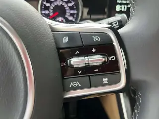 Kia Carnival 2024 EX Mini-Van 4puertas