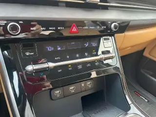 Kia Carnival 2024 EX Mini-Van 4puertas