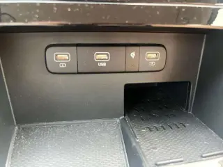 Kia Carnival 2024 EX Mini-Van 4puertas