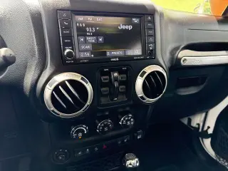 Jeep Wrangler Unlimited 2016 4x4 Sahara 4p SUV