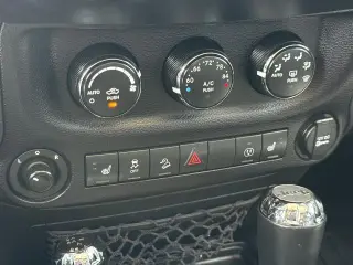 Jeep Wrangler Unlimited 2016 4x4 Sahara 4p SUV