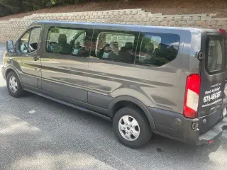 Ford Transit 2019 350 XL 3dr LWB Low Roof Passenger Van con puerta lateral corrediza para pasajeros