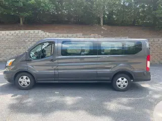 Ford Transit 2019 350 XL 3dr LWB Low Roof Passenger Van con puerta lateral corrediza para pasajeros
