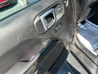 Jeep Gladiator 2021 4x4 de Altitude Alta 4p. Cabina Doble 5.0 pies. BA
