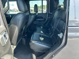 Jeep Gladiator 2021 4x4 de Altitude Alta 4p. Cabina Doble 5.0 pies. BA