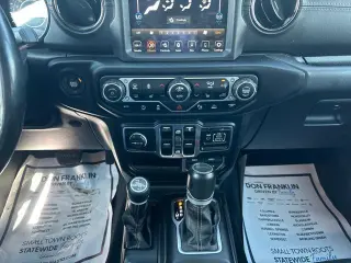 Jeep Gladiator 2021 4x4 de Altitude Alta 4p. Cabina Doble 5.0 pies. BA