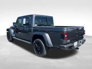 Jeep Gladiator 2021 4x4 de Altitude Alta 4p. Cabina Doble 5.0 pies. BA