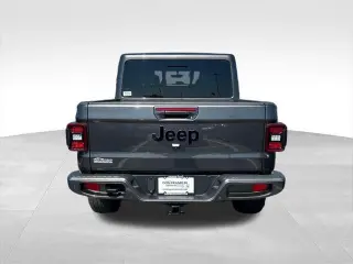 Jeep Gladiator 2021 4x4 de Altitude Alta 4p. Cabina Doble 5.0 pies. BA