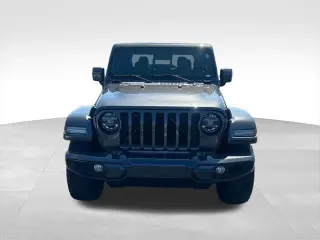 Jeep Gladiator 2021 4x4 de Altitude Alta 4p. Cabina Doble 5.0 pies. BA