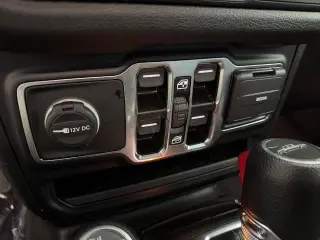 Jeep Gladiator 2024 4x4 Sport 4dr Cabina Doble 5.0 ft. SB