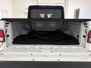 Jeep Gladiator 2024 4x4 Sport 4dr Cabina Doble 5.0 ft. SB
