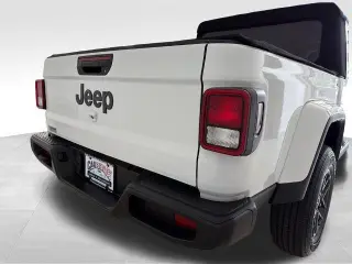 Jeep Gladiator 2024 4x4 Sport 4dr Cabina Doble 5.0 ft. SB