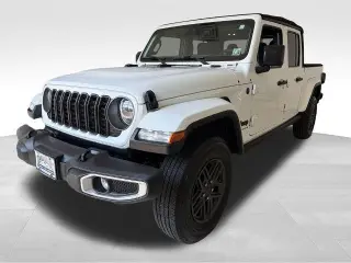 Jeep Gladiator 2024 4x4 Sport 4dr Cabina Doble 5.0 ft. SB