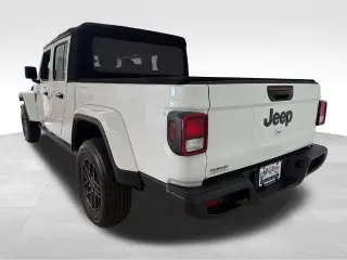 Jeep Gladiator 2024 4x4 Sport 4dr Cabina Doble 5.0 ft. SB