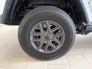 Jeep Gladiator 2024 4x4 Sport 4dr Cabina Doble 5.0 ft. SB