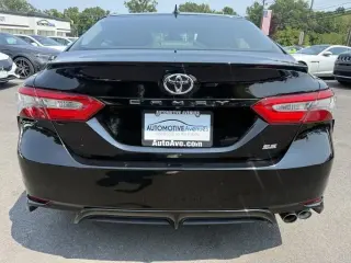 Toyota Camry 2019 SE 4 puertas Sedán