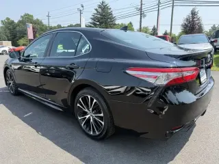 Toyota Camry 2019 SE 4 puertas Sedán