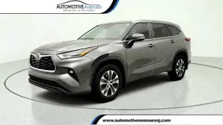 Toyota Highlander 2024 AWD LE SUV 4 puertas