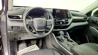 Toyota Highlander 2024 AWD LE SUV 4 puertas