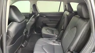 Toyota Highlander 2024 AWD LE SUV 4 puertas