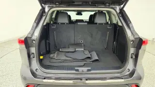 Toyota Highlander 2024 AWD LE SUV 4 puertas