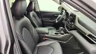 Toyota Highlander 2024 AWD LE SUV 4 puertas