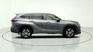 Toyota Highlander 2024 AWD LE SUV 4 puertas