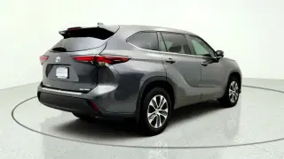 Toyota Highlander 2024 AWD LE SUV 4 puertas