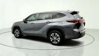 Toyota Highlander 2024 AWD LE SUV 4 puertas