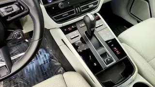 Porsche Macan 2023 AWD T 4p SUV