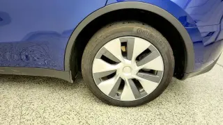 Tesla Model Y 2023 AWD Long Range 4p Crossover