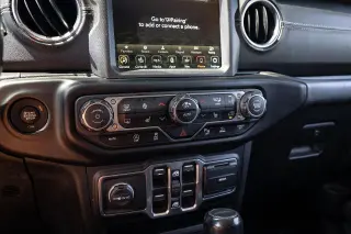 Jeep Gladiator 2020 4x4 Overland 4p Cabillaje de Tripulante 5.0 ft. CA