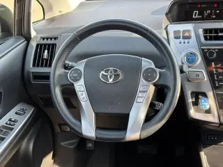 Toyota Prius v 2017 Cinco 4puertas Familiar