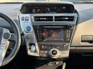 Toyota Prius v 2017 Cinco 4puertas Familiar