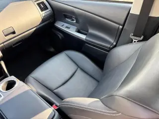 Toyota Prius v 2017 Cinco 4puertas Familiar