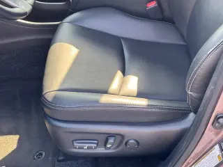Toyota Prius v 2017 Cinco 4puertas Familiar