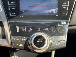 Toyota Prius v 2017 Cinco 4puertas Familiar