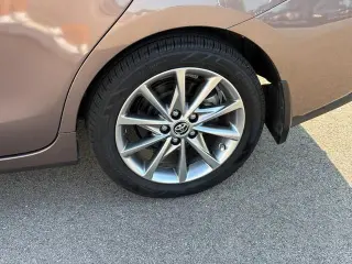 Toyota Prius v 2017 Cinco 4puertas Familiar