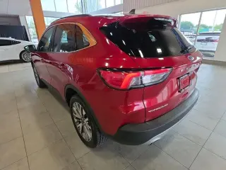 Ford Escape 2022 AWD Titanium 4p SUV