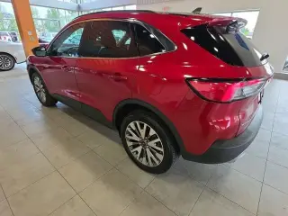 Ford Escape 2022 AWD Titanium 4p SUV