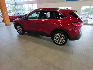 Ford Escape 2022 AWD Titanium 4p SUV