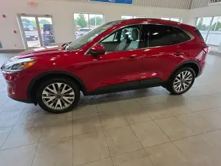 Ford Escape 2022 AWD Titanium 4p SUV