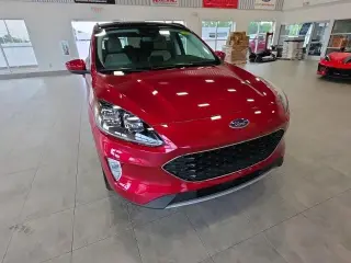 Ford Escape 2022 AWD Titanium 4p SUV