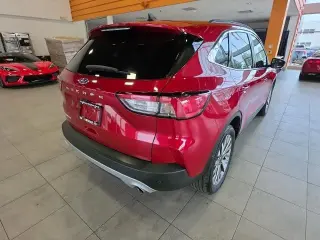 Ford Escape 2022 AWD Titanium 4p SUV